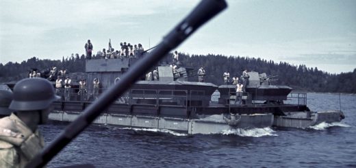 Laatokalla Lahdenpohjassa pidettiin elokuussa 1942 saksalaisen laivasto-osaston (Einsatzstab Fähre Ost) tarkastus tai paraati. SA-kuva